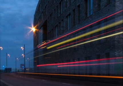 Lichtsporen tijdens avondfotografie Flightforum
